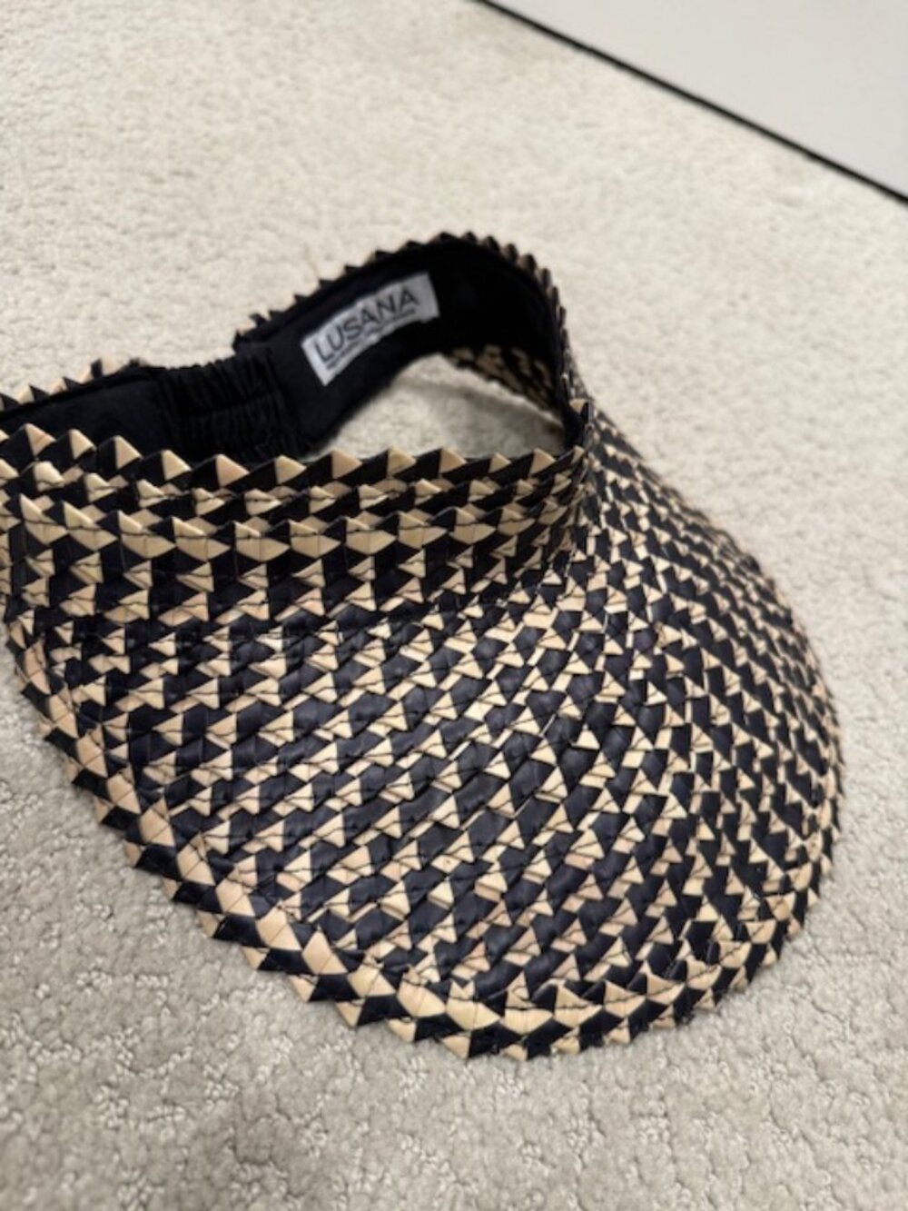 Lusana Black and Tan Beach Cap